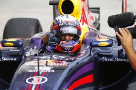 All f1 cars had intermediate tyres on the start grid. Red Bull Racing S Daniel Ricciardo Emerges Victorious After Thrilling Hungarian Gp