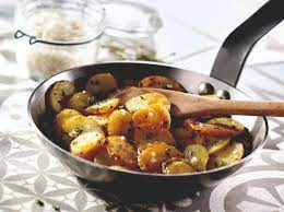 Voici une sélection de nos meilleures recettes avec des pommes de terre. Recette De Pommes De Terre Sautees A La Graisse De Canard La Noirmoutier