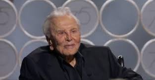 Kirk douglas, celebrul interpret al lui spartacus și unul dintre ultimii supraviețuitori ai epocii de aur de la hollywood, a murit miercuri la vîrsta de 103 ani. A Murit Legendarul Actor American Kirk Douglas Europa Fm