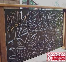 Choisissez avec soin les motifs de la tôle perforée de votre portail pour en faire un élément extérieur unique : Toles Decoratives Garde Corps Design Brise Vue Brise Soleil Ferigami