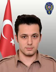 Milletimizin başı sağ olsun 🇹🇷 , İstanbul Bağcılar İlçe Emniyet Müdürlüğü  kadrosunda görevli Çarşı ve Mahalle Bekçisi Uğur Gölçek; dün durdurulan  şüpheli şahısların silahlı saldırısı sonucu yaralanmış ...