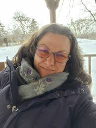 Looking for someone who makes custom elves with names