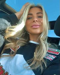 Yep! I got the snip 💇🏼‍♀️🤭✂️ @lueurhair_studio Loving my blonde freshen  up and that bouncy hair feeling 🫶🏻 Thanks to the best in the biz 😘  #blondehair #blonde #hairdresser #blondespecialists #newcastlehairdresser  #newcastlebusinesses #