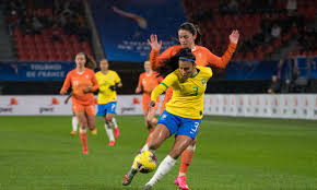 Nos mundiais de 2010 e de 2014, mesmo tendo avançado para a segunda fase, as brasileiras não conseguiram ficar entre as oito melhores seleções do mundo terminando respectivamente em 9º e 11º lugar. Pia Sundhage Chama Zagueira Antonia Para Amistosos Da Selecao Fem