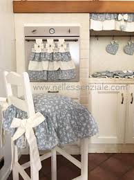 Proprio come succede quando compriamo gli abiti che online si possono trovare tante idee per la casa, come specchi. Arredamento In Stile Provenzale Nellessenziale