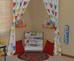 Cantinhos Na Sala De Educação Infantil 34 Inspiracoes De Cantinhos De Leitura Decoracao Sala De Aula Dicas De Decoracao Para Sala Brinquedotecas