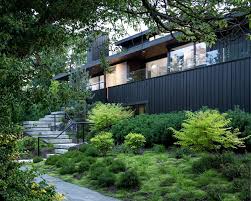 Split Level Renovation By D Arcy Jones Architects Maisons Sympas Architecture Durable Exterieur