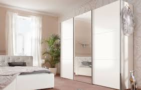 خزانات ملابس مع مرآة 35 صورة نسخة مرايا سوداء في غرفة النوم ونماذج للملابس ذات أبواب مرايا ومفصلات وكوبيه وإيجابيات وسلبيات