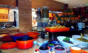 Monarch Restaurant Section Of Dinner Buffet Picture Of Holiday Inn Jaipur City Centre Tripadvisor