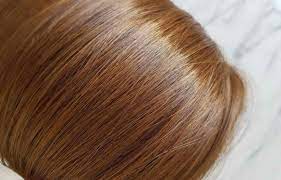 Très naturelle, elle donne du caractère aux cheveux châtains et châtain clair et apporte un peu de douceur aux chevelures brunes. Le Marron Glace La Coloration Tendance En 2019 Un Blog Une Fille