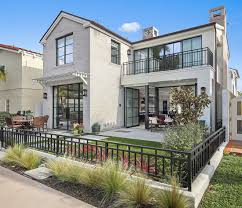 The best paint colors for 2020, according to interior designers. California Modern Farmhouse Style Beach House Home Bunch Interior Design Ideas