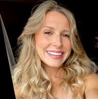 Nadia Barry's Instagram, Twitter & Facebook