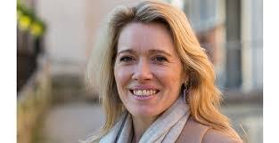 Helena Pettit's Instagram, Twitter & Facebook