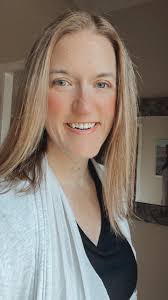 Exciting news! I'm thrilled to announce that new Gemmotherapy School of my  mentor, Lauren Hubele, is opening its doors for a new certification  program! We're launching our inaugural certification program to train