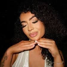 Kyra Whiteside's Instagram, Twitter & Facebook