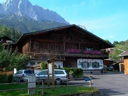 The towns of garmisch and partenkirchen used to be separate, but were merged for the 1936 winter olympics. Apartment Haus Wienertoni Grainau Germany Booking Com