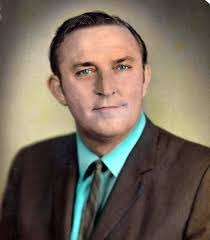 Edward Schindler's Instagram, Twitter & Facebook