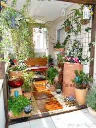 Worried about how to maintain a vertical garden? Vertical Gardens Take Up Less Room Are Easier To Harvest And Easier To Maintain However They Have Their Own Limitations Backyard Garden Design Vertical Garden Diy Garden Design