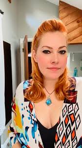 Hi Everyone! Longtime lurker, first time poster. A little about me… ~ My  name is Nina. ~ I'm 5'3 ~ I taught myself to paint ~ I don't drink alcohol  ever ~