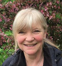 Så märks vem som har, eller saknar, social makt på jobbet.