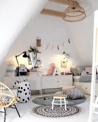 Bei Emma Unterm Dach Brittabloggt Brittashome Emmalottalife Kidsroom Girlsroom Kinderzimmer Solebich Woh Small Room Bedroom Girl Room Pink Bedroom For Girls