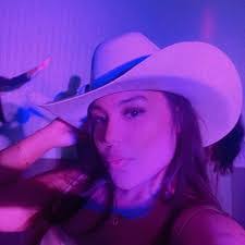 Priscilla Duran's Instagram, Twitter & Facebook