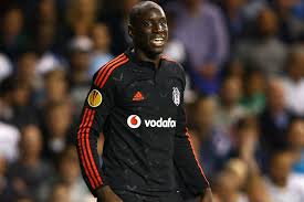 Siyah beyazlılar bir süredir temas halinde oldukları senegalli oyuncu ile anlaşma aşamasına geldi. Liverpool Transfer News Shock Demba Ba Bid Reported Mario Balotelli Latest Bleacher Report Latest News Videos And Highlights