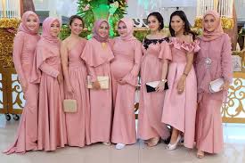 Dj koplo viral aduh mamae ada cewek baju hitam dj tiktok terbaru 2021. Ide Pilihan Model Bridesmaid Dress Dzargon