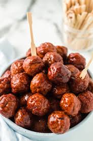 Grape Jelly Meatballs Only 3 Ingredients In The Crockpot In 2020 Crock Pot Meatballs Grape Jelly Meatballs Meatball Recipes Crockpot