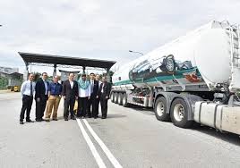 This exercise was written to study the viability of klang valley distribution terminal vis a vis current distribution system of petroleum products. O Xrhsths Kementerian Perusahaan Perladangan Dan Komoditi Sto Twitter Ketua Setiausaha Kementerian Industri Utama Ybhg Dato Dr Tan Yew Chong Hari Ini Mengadakan Lawatan Kerja Ke Klang Valley Distribution Terminal Kvdt Dengkil