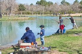 Katy Texas Mary Jo Peckham Park Has Nice Lake Which Is Stocked W Fish Mini Golf Tons Of Playground Activities Houston Vacation Park Playground Activities