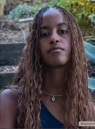 Malia Obama is starting her career in Hollywood and has decided to separate  herself from her family by changing her name... And everyone's saying the  same thing! 😱 See her new alias
