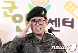 휴가 중 해외에서 성전환 수술을 받고 돌아온 육군 부사관 변희수 하사가 지난해 1월 22일 오후 서울 마포구 노고산동 군인권센터에서 군의 전역. ì„±ì „í™˜ ë³€í¬ìˆ˜ í•˜ì‚¬ ì—¬êµ°ìœ¼ë¡œ ë‚¨ê³  ì‹¶ë‹¤ ëê¹Œì§€ ì‹¸ìš¸ ê²ƒ ì¢…í•©