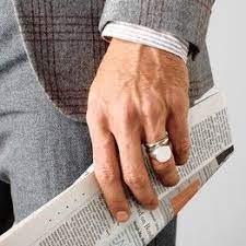 The Signet Ring Unless You Re Royalty Don T Wear It On Your Pinkie Polo Ralph Lauren Signet Ring 49 Acessorios Masculinos Estilo Bad Boy Estilo Masculino