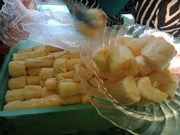 Penasaran ingin membuat tape singkong sendiri di rumah? Resep Cara Benar Membuat Poteng Atau Tape Singkong Kata Ilmu
