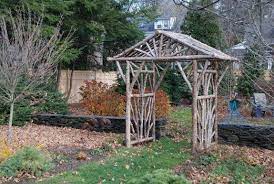 comment construire une pergola en bois brut pour le jardin pergola bois construire une pergola construire pergola bois