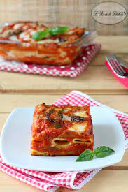 La ricetta però è un po' lunga, per cui bisogna organizzarsi bene con i tempi. Pasta Al Forno Con Parmigiana Di Melanzane Le Ricette Di Libellula