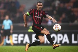 Il labiale in tv è chiarissimo. Milan Sassuolo Bonucci Insulta L Arbitro Dopo L Ammonizione Il Video