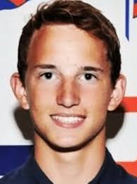 Depois de receber transplante duplo de pulmões, jovem alerta sobre riscos  de cigarros eletrônicos