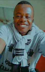 In honor of Omenuwoma Josiah , I am giving out 1,000 data each to two  persons who can pen a commendation note for Mr Josiah. We truly need more  of his kind.