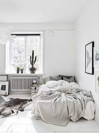 I have no idea why this took me 5 million years to finally post! 20 Lovely White Bedroom Ideas For Couples Bedroom Interior Student Apartment Small Space Inspiration