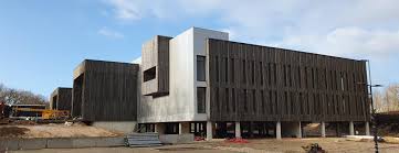 The gare de l'est is a terminus with easy, flat & level access between the taxi rank, concourse & all platforms, so painless to navigate with wheeled luggage. Fontainebleau Le Nouveau Siege Social De Picard Est Presque Pret La Republique De Seine Et Marne