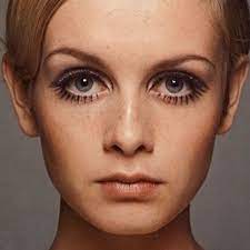 The Funky And Groovy Makeup Trends Of The 70s Finder 70s Makeup Disco Makeup Funky Makeup