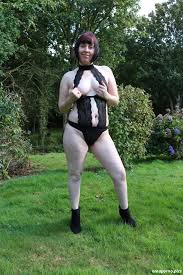 Daniela Reif Und Nackt Im Garten Pornoseite Fur Reife Frauen