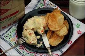 This chili recipe from the pioneer woman has a perfect blend of seasonings, ground beef, and beans. 50 Women Game Changers In Food 21 Ree Drummond Tuna Melts All Roads Lead To The Kitchen
