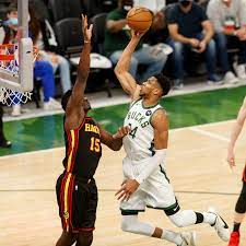How trae young can overcome the bucks' defense in game 3. L5ur2myrozda M