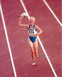 She scored successes in the mid 1990's as one of most successful swedish participaters at the time. Vad Gor Sara Wedlund Idag