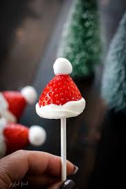 Susse Nikolaus Mutzen Eine Beerige Uberraschung Joyful Food Rezept Weihnachtsfruhstuck Gutschein Fruhstuck Dessert Weihnachten