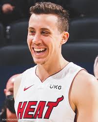 💸 Largest deal ever for an undrafted player 💸 Duncan Robinson has agreed  to a 5-year, $90M contract to stay with the Miami Heat, his agent tells  Adrian Wojnarowski.