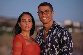 She is a professional fitness model who was born in argentina. Cristiano Ronaldo Dikabarkan Telah Lamar Georgina Rodriguez Halaman All Kompas Com